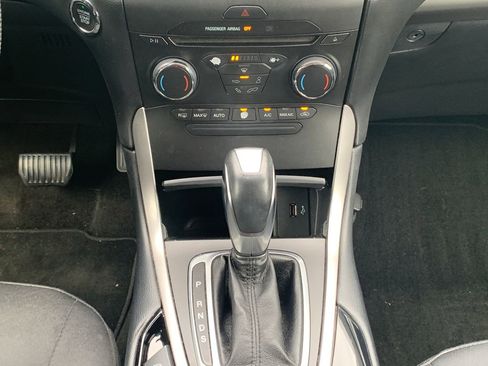 Used 2018 Ford Edge SEL FWD image 18