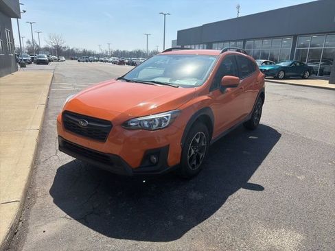 Used 2019 Subaru Crosstrek 2.0i Premium w/ Eyesight System image 2