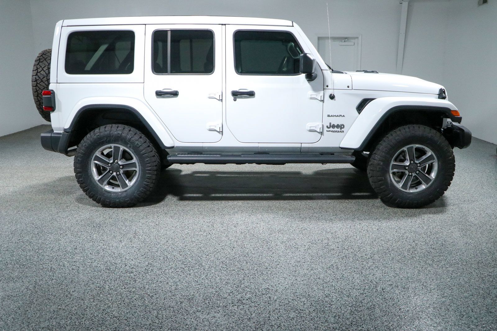 Used 2021 Jeep Wrangler Unlimited Sahara AWD/4WD image 7