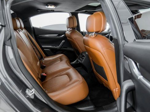 Used 2016 Maserati Ghibli RWD image 39