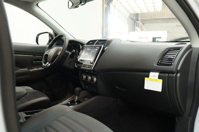 New 2027 Mitsubishi Outlander Sport SE AWD/4WD image 16