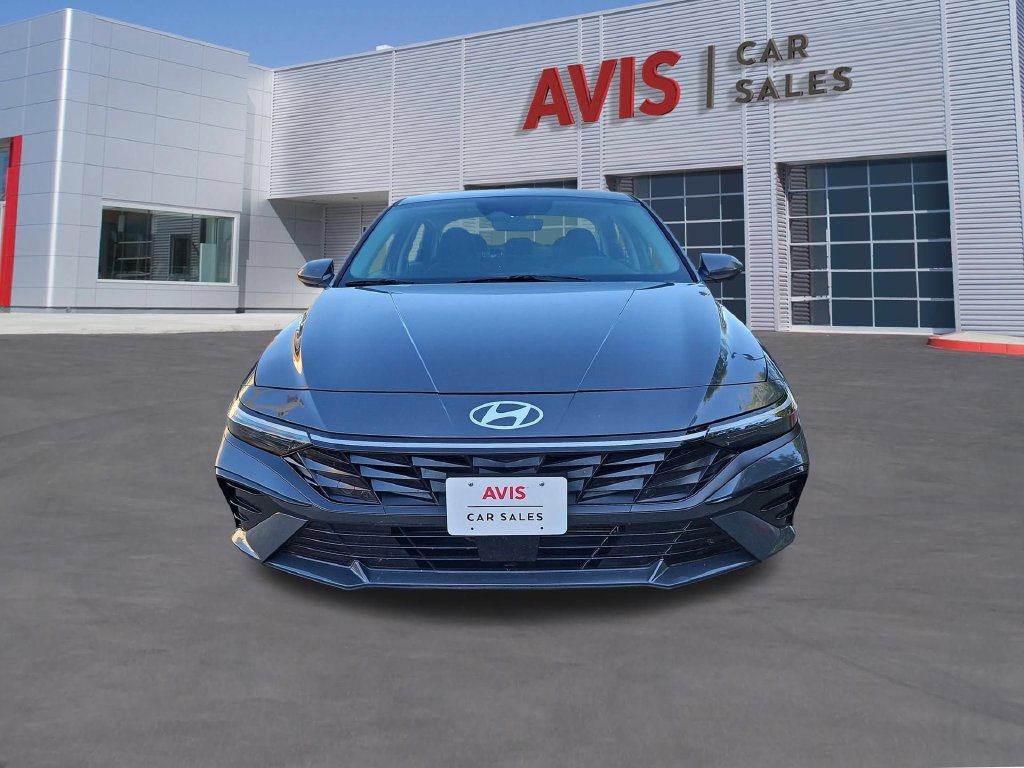 Used 2025 Hyundai Elantra SEL FWD image 2