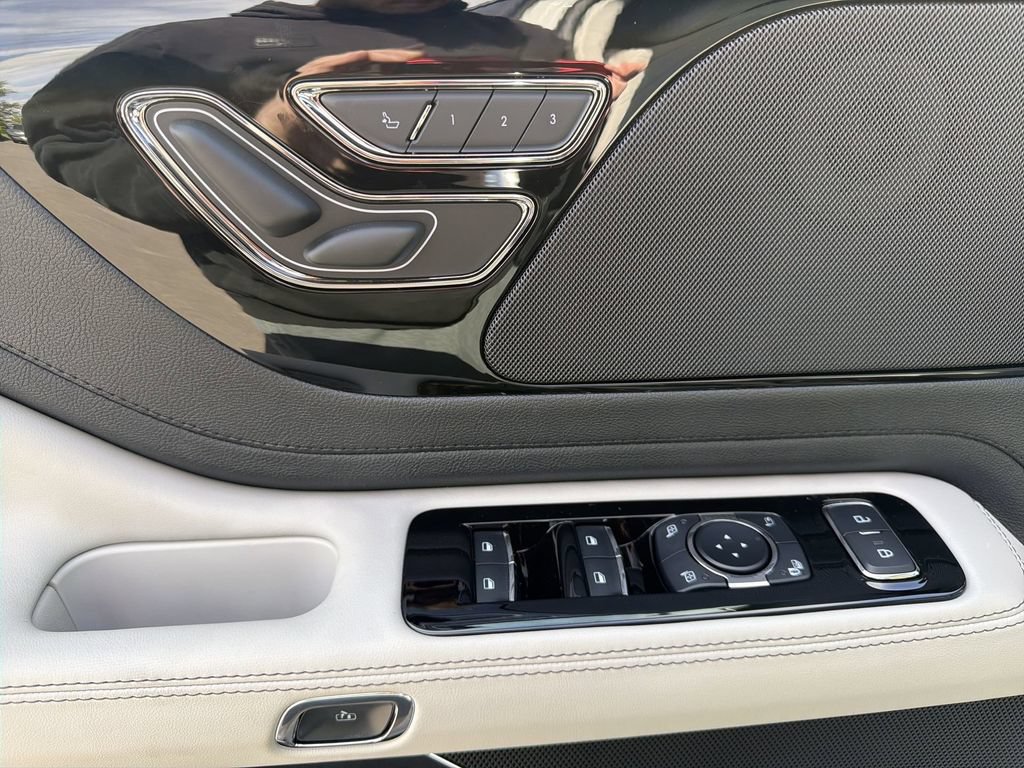 Used 2026 Lincoln Aviator 2WD image 14