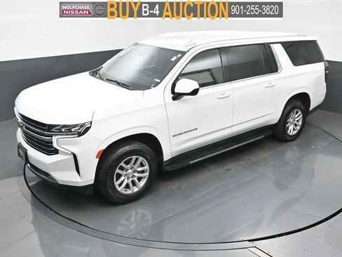 Used 2023 Chevrolet Suburban LT AWD/4WD image 30