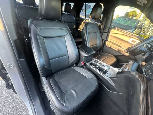 Used 2020 Ford Explorer Limited RWD image 15