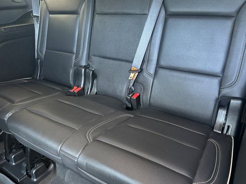 Used 2022 GMC Yukon SLT w/ SLT Premium Package AWD/4WD image 15