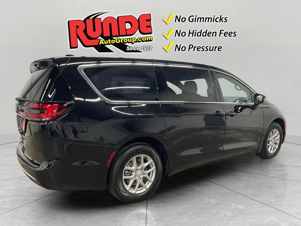 New 2027 Chrysler Pacifica Select FWD image 5