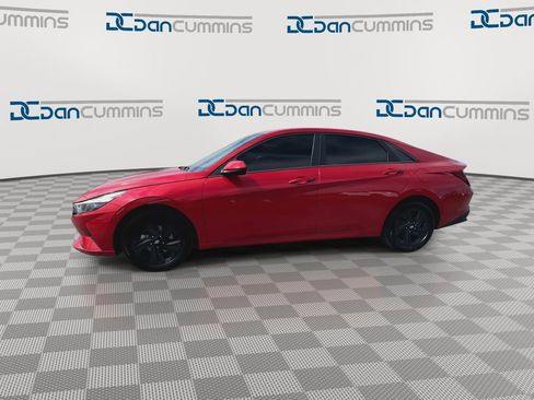 Used 2021 Hyundai Elantra SEL FWD image 5