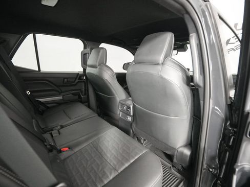 Used 2025 Toyota 4Runner TRD Off-Road Premium AWD/4WD image 18