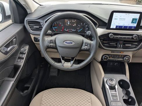 Used 2021 Ford Escape SE w/ Convenience Package image 16