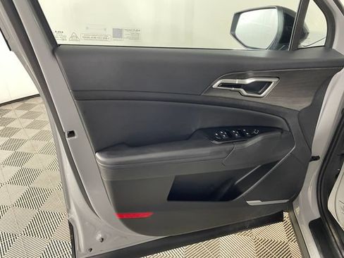 Certified 2025 Kia Sportage X-Line w/ Premium Package AWD/4WD image 19
