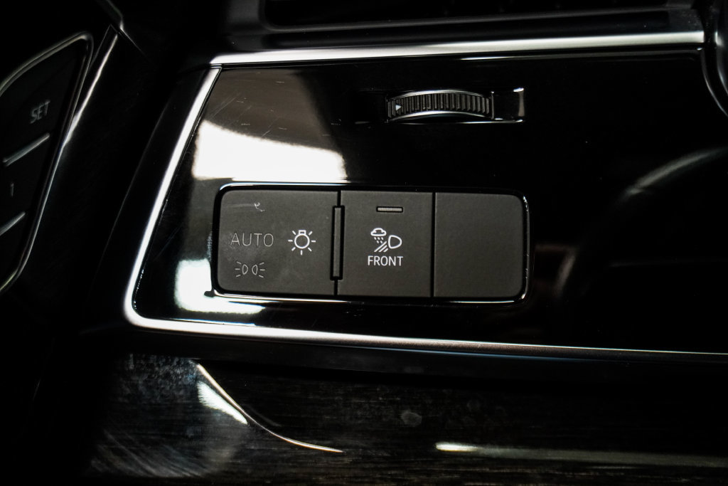 Used 2023 Audi Q8 Premium Plus AWD/4WD image 20