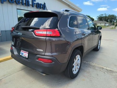 Used 2015 Jeep Cherokee Latitude w/ Comfort/Convenience Group AWD/4WD image 4