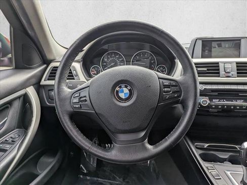 Used 2018 BMW 320i xDrive Sedan image 24