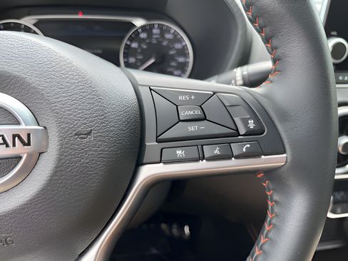 Used 2022 Nissan Sentra SR w/ Lighting Package FWD image 21