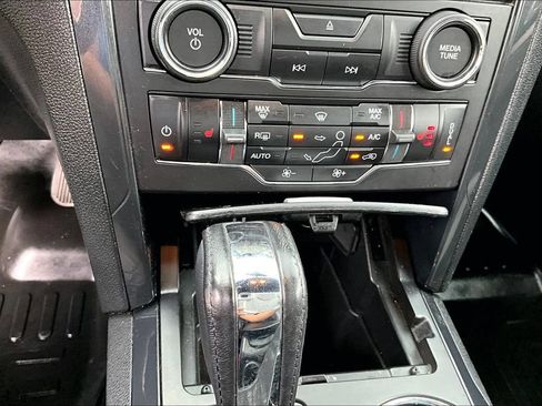 Used 2017 Ford Explorer XLT w/ Equipment Group 202A FWD image 35
