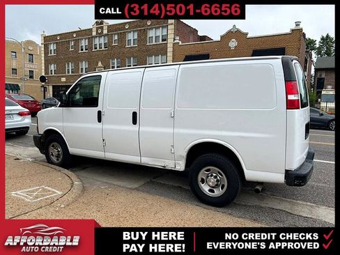 Used 2017 Chevrolet Express 2500 image 6