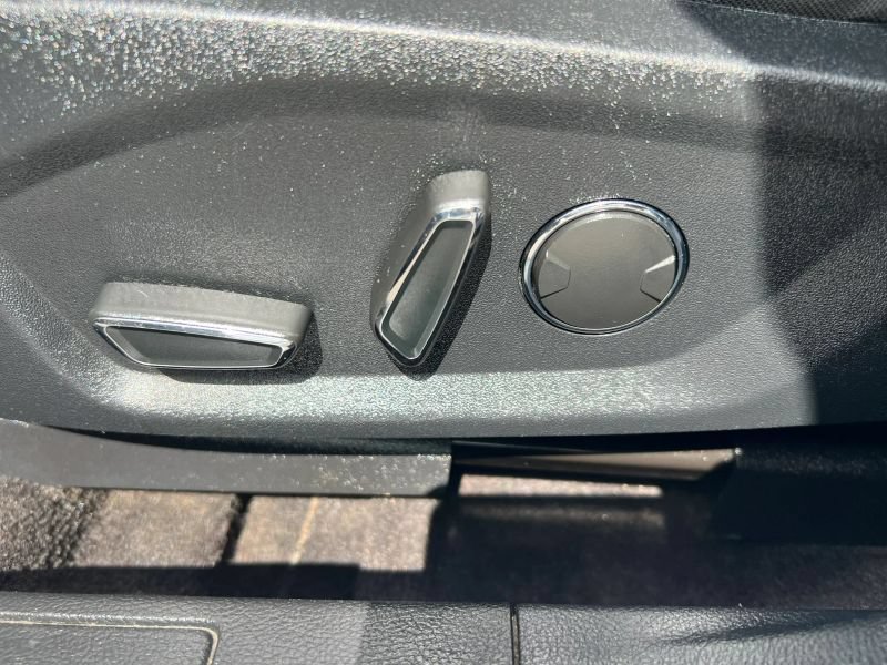 Used 2020 Ford Fusion SE FWD image 22