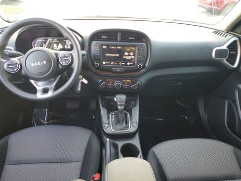 Used 2025 Kia Soul LX w/ LX Technology Package image 11