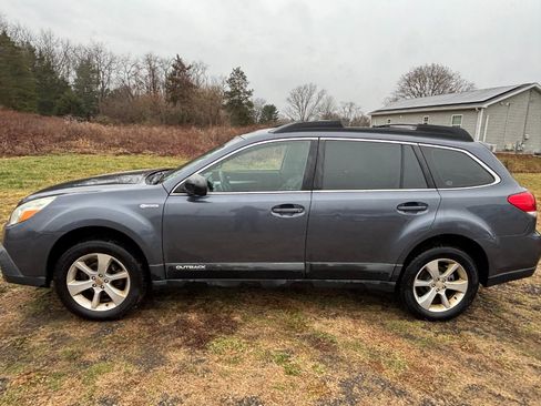 Used 2014 Subaru Outback 2.5i w/ Alloy Wheel Package image 8