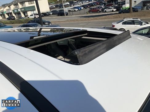 Used 2022 Chrysler Pacifica Limited w/ Uconnect Theater Family Group image 74