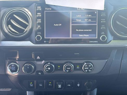 Used 2020 Toyota Tacoma TRD Off-Road w/ Technology Package AWD/4WD image 20