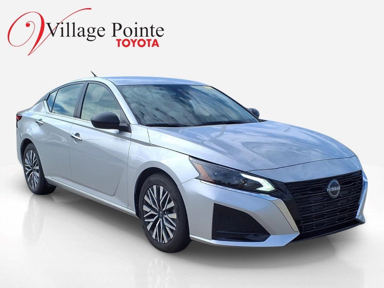 Used 2024 Nissan Altima 2.5 SV FWD image 7