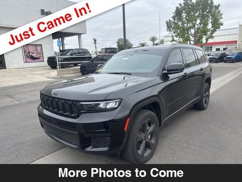 Certified 2023 Jeep Grand Cherokee L Altitude AWD/4WD image 1