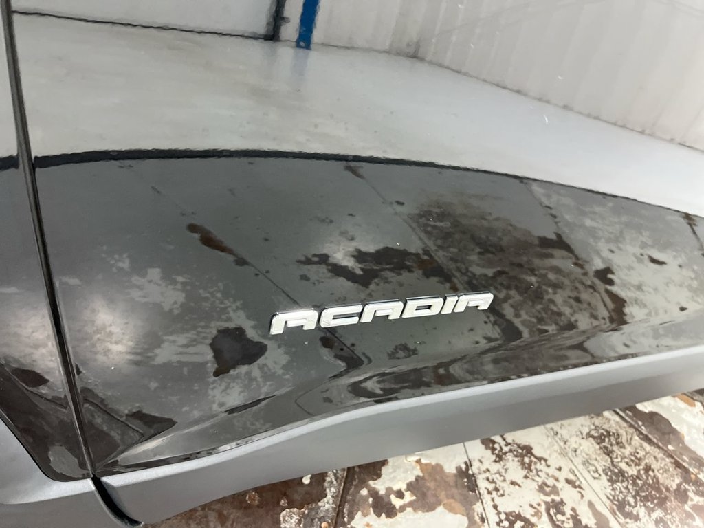 Used 2017 GMC Acadia SLT FWD image 28