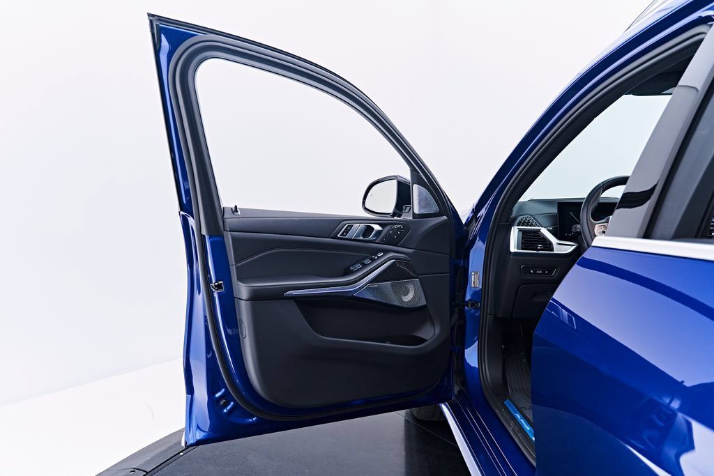 Used 2025 BMW ALPINA XB7 AWD/4WD image 39