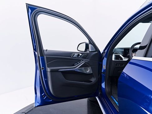 Used 2025 BMW ALPINA XB7 AWD/4WD image 39