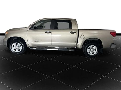 Used 2008 Toyota Tundra 4x4 CrewMax w/ Tow Pkg image 2