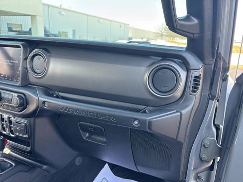 Used 2022 Jeep Wrangler Unlimited Sport image 37