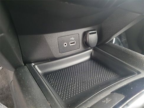 Used 2019 Nissan Rogue SV image 18