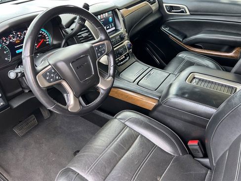 Used 2019 GMC Yukon XL Denali image 12