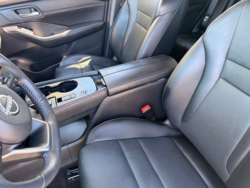 Certified 2023 Nissan Rogue SV w/ SV Premium B Package FWD image 19