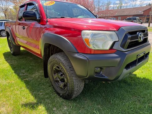 Used 2015 Toyota Tacoma 4x4 Access Cab w/ Convenience Package image 3