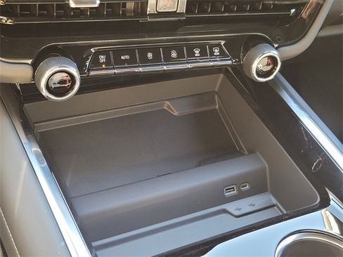 New 2026 Chevrolet Suburban LS image 20