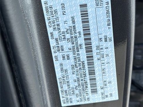 Used 2025 Ford F250 XLT image 32