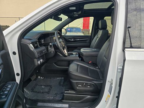 Used 2024 GMC Yukon XL Denali image 22