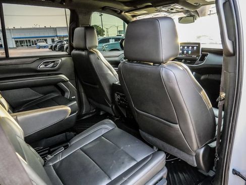 Used 2021 Chevrolet Tahoe LT w/ LT Signature Package RWD image 22