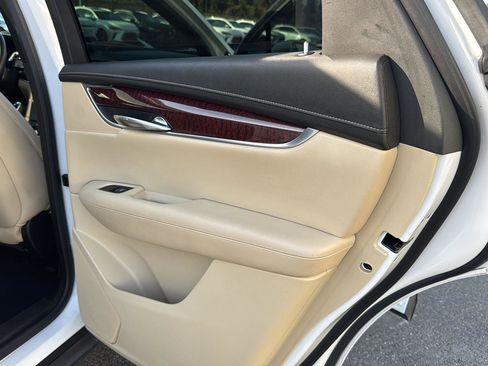 Used 2017 Cadillac XT5 Premium Luxury image 13