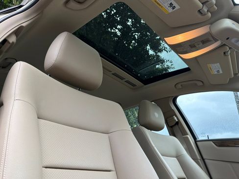 Used 2010 Mercedes-Benz E 350 Sedan image 20