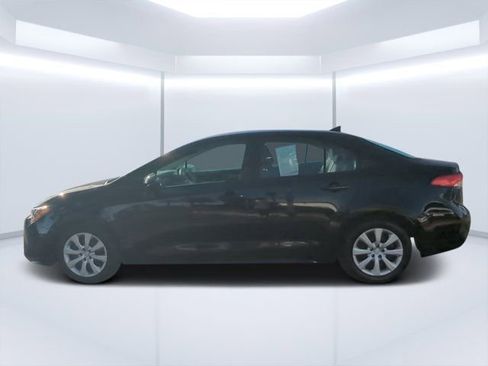 Used 2025 Toyota Corolla LE FWD image 6