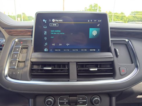 Used 2023 Chevrolet Tahoe Z71 w/ Luxury Package AWD/4WD image 29