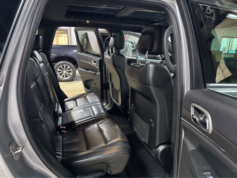 Used 2018 Jeep Grand Cherokee Limited w/ Luxury Group II image 12