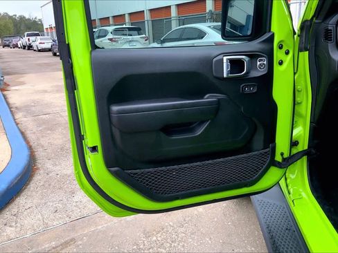 Used 2021 Jeep Wrangler Sport S image 16