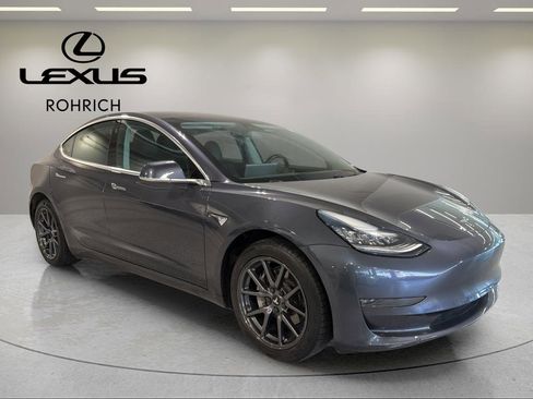 Used 2019 Tesla Model 3 Standard Range Plus image 3