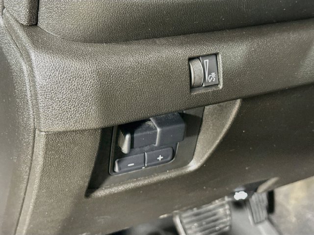 Used 2023 Chevrolet Colorado Trail Boss w/ Technology Package AWD/4WD image 13