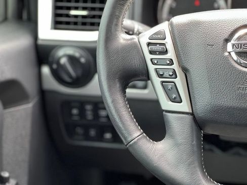 Used 2019 Nissan Titan PRO-4X AWD/4WD image 32